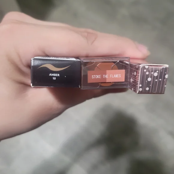 Eye Shadows Sticks - Fenty Beauty, About-Face, And More - Picture 4 of 6